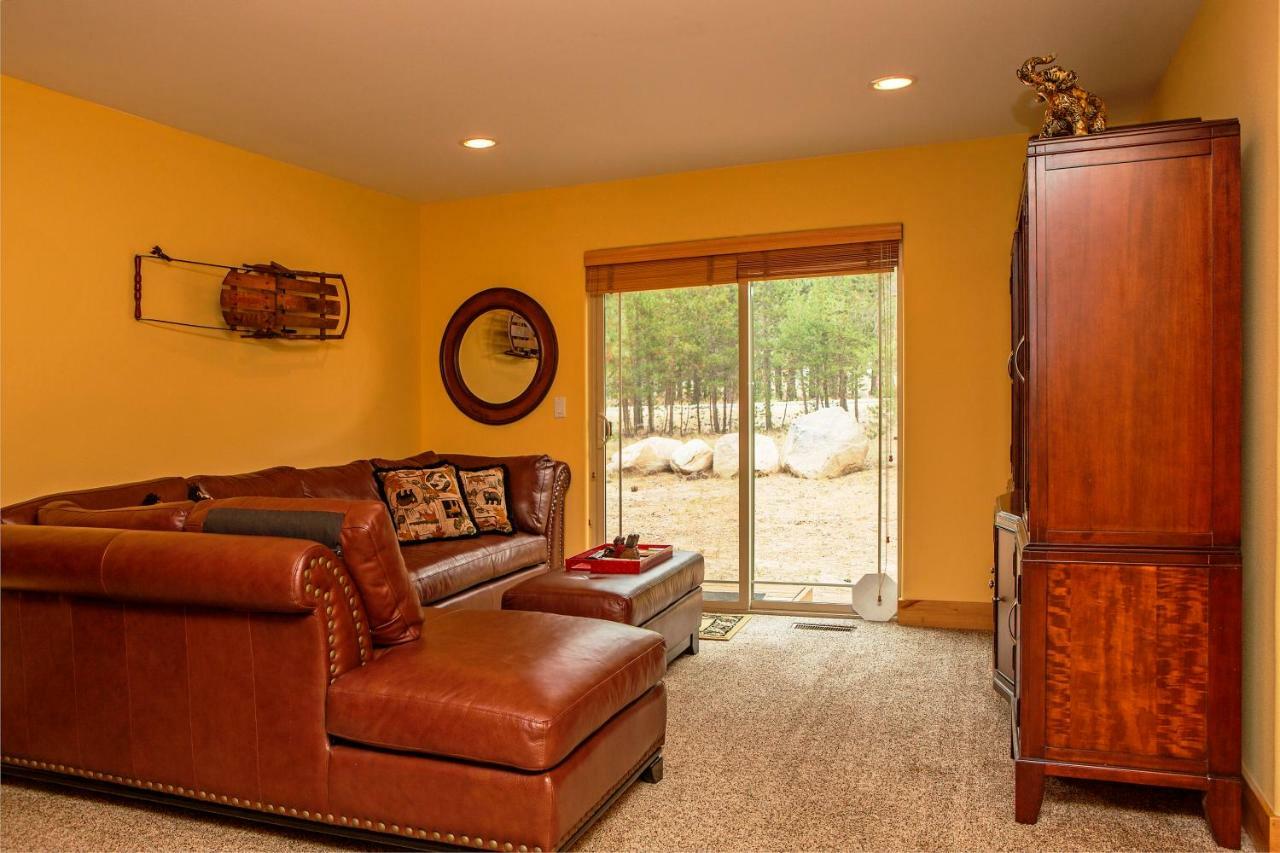 5-Star Luxury Tahoe Cabin! Great Location! Pool Table!Darts! Poker! Ping Pong! Games! South Lake Tahoe Dış mekan fotoğraf